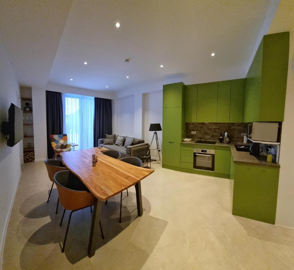 Luxurious 2Br Apartment With Mountain/Piste View, Close To Main Gondola グダウリ エクステリア 写真